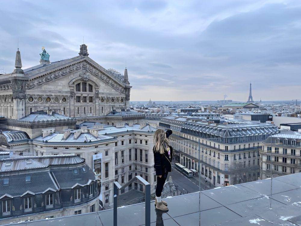 Galeries Lafayette Rooftop, Paris-Prancis (instagram.com/kristina_kurochka)