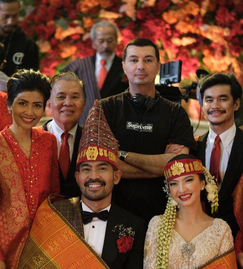 Robby Purba dan Raline Shah (Still cut film Catatan Harian Menantu Sinting dok. Soraya Intercine Films via instagram.com/robbypurba)