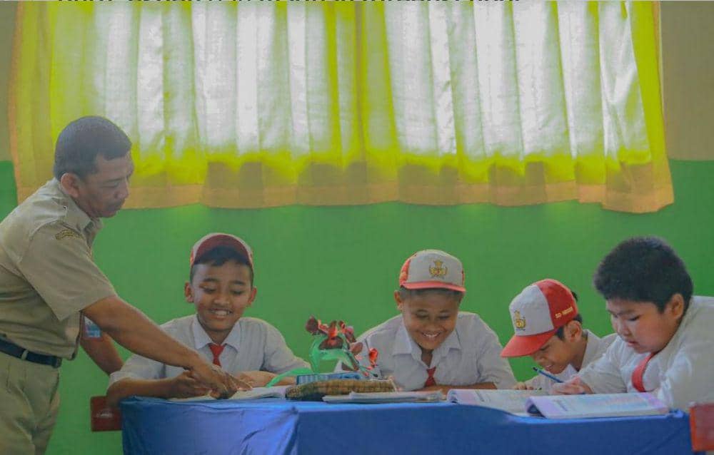 ilustrasi anak SD belajar