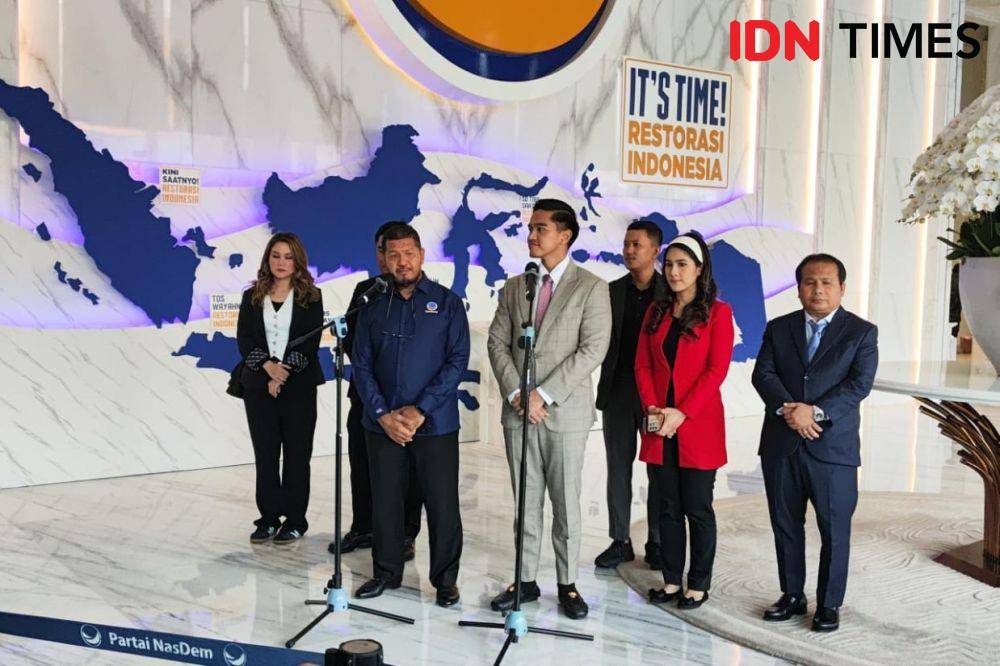 Kaesang Pangarep kunjungi Kantor DPP NasDem pada Senin (22/7/2024). (IDN Times/Yosafat Diva Bayu Wisesa)