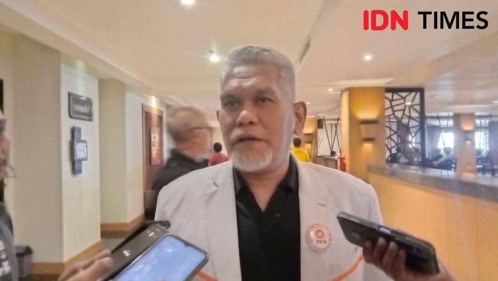Amri Arsyid- Rahman Bando Mendaftar Pilkada Makassar di Hari Terakhir