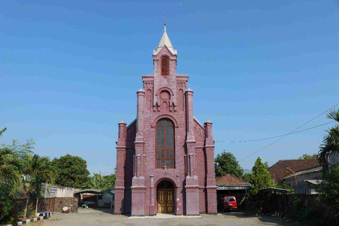 Gereja Merah Kediri. (bpcbjatim)