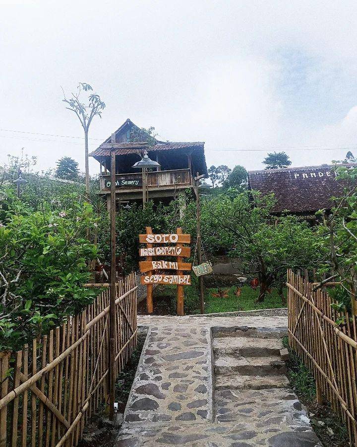 suasana Wisata Dusun Kuliner (instagram.com/qibtyah_maria)