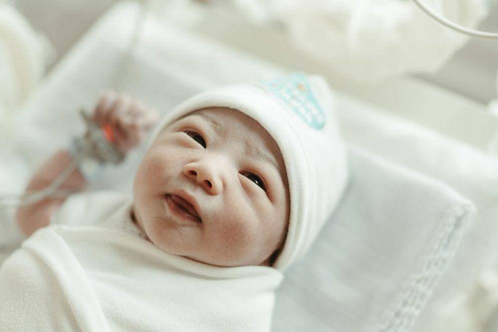 Joshua Suherman dampingi istri melahirkan. (instagram.com/clairineclay)