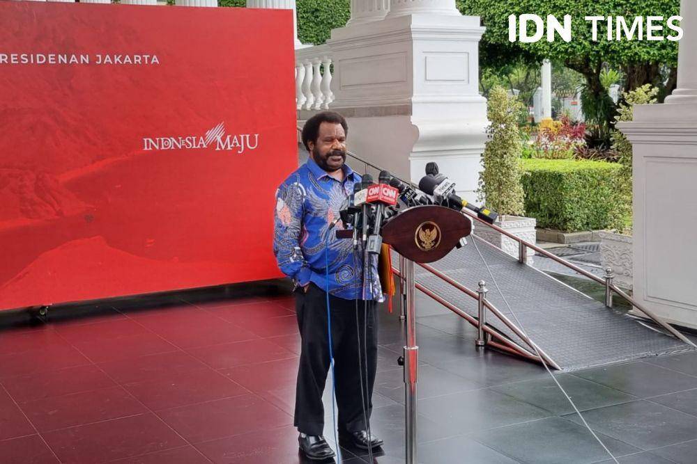 Eks staf ahli Kantor Staf Kepresidenan (KSP) bidang politik dan keamanan, Lenis Kogoya. (IDN Times/Muhammad Ilman Nafi'an)