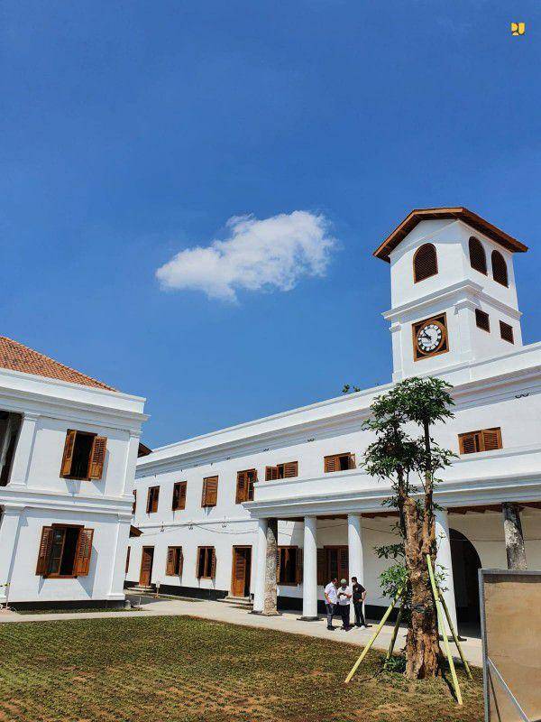 Benteng Van Den Bosch. (pu-parigimoutong.com)