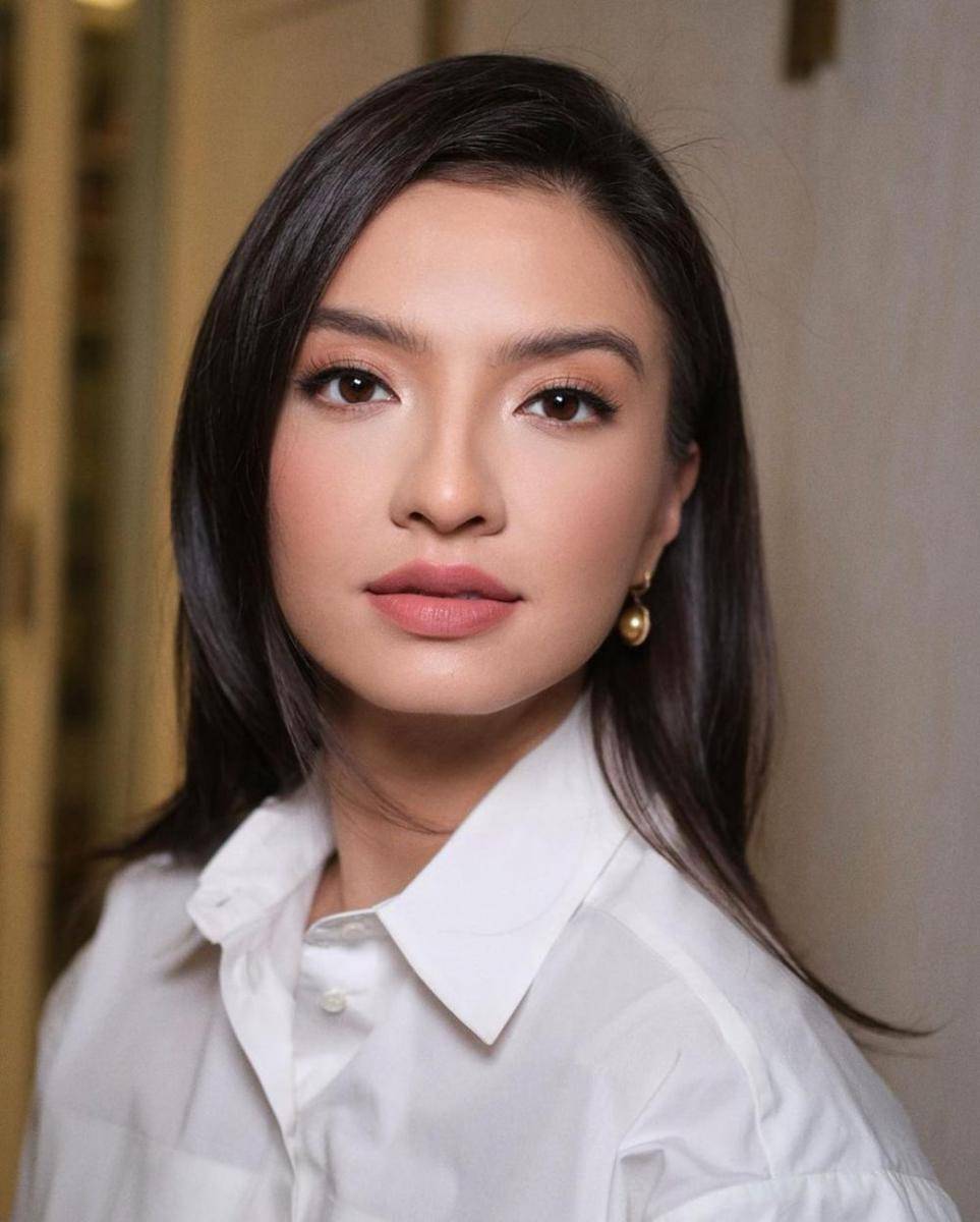 Raline Shah (instagram.com/vagueskin)