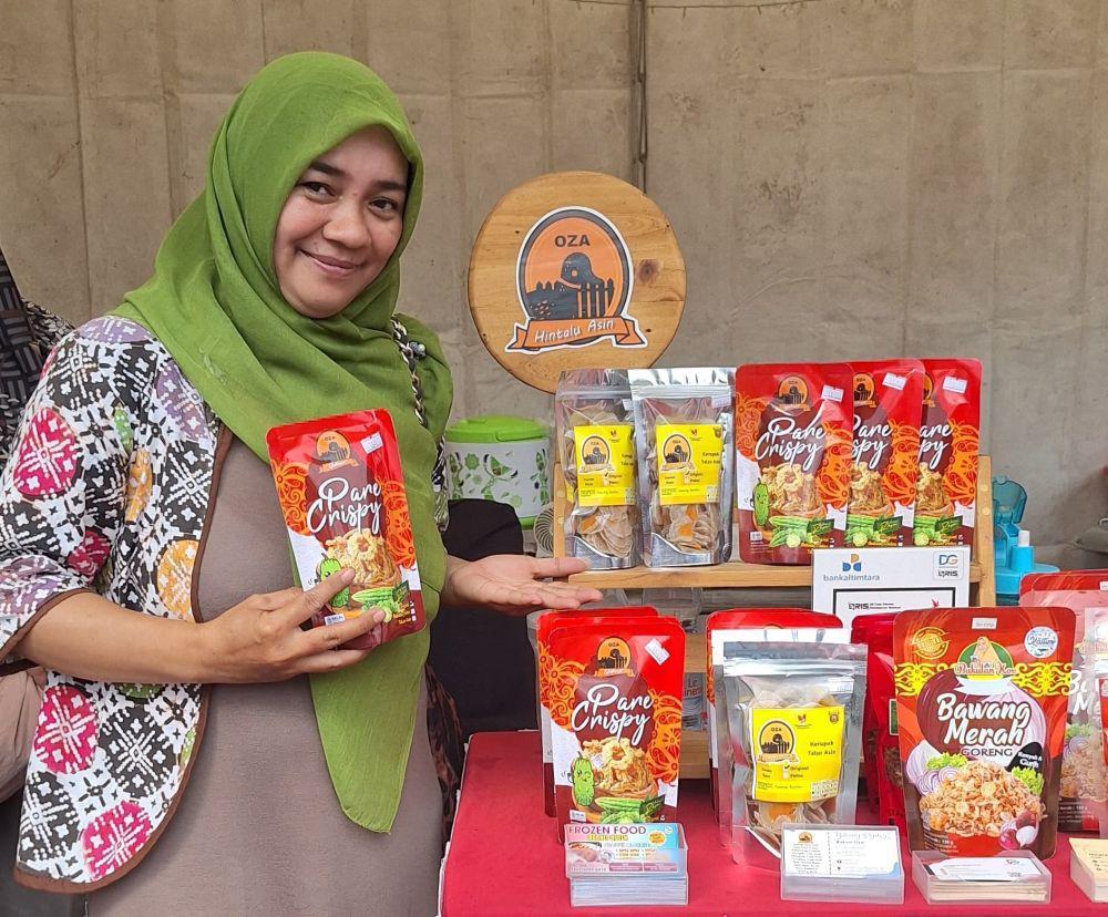 Unik, Nasabah PNM Mekaar Ini Sulap Pare Jadi Camilan