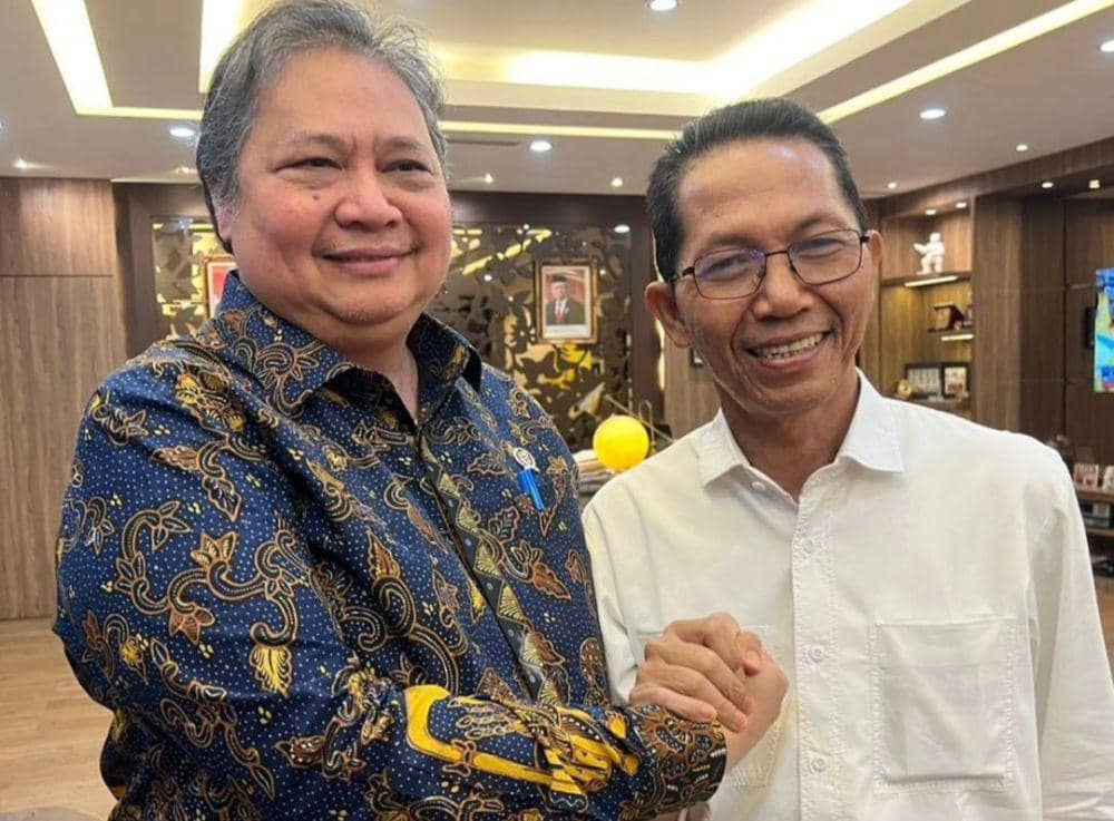 Amsakar Achmad bersama Ketua Umum Partai Golkar, Airlangga Hartarto (Istimewa)