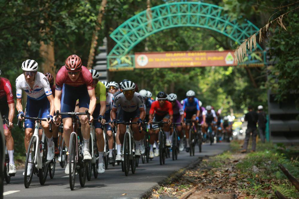 Masuki Etape Dua Tour de Banyuwangi Ijen, Pembalap Siapkan Strategi