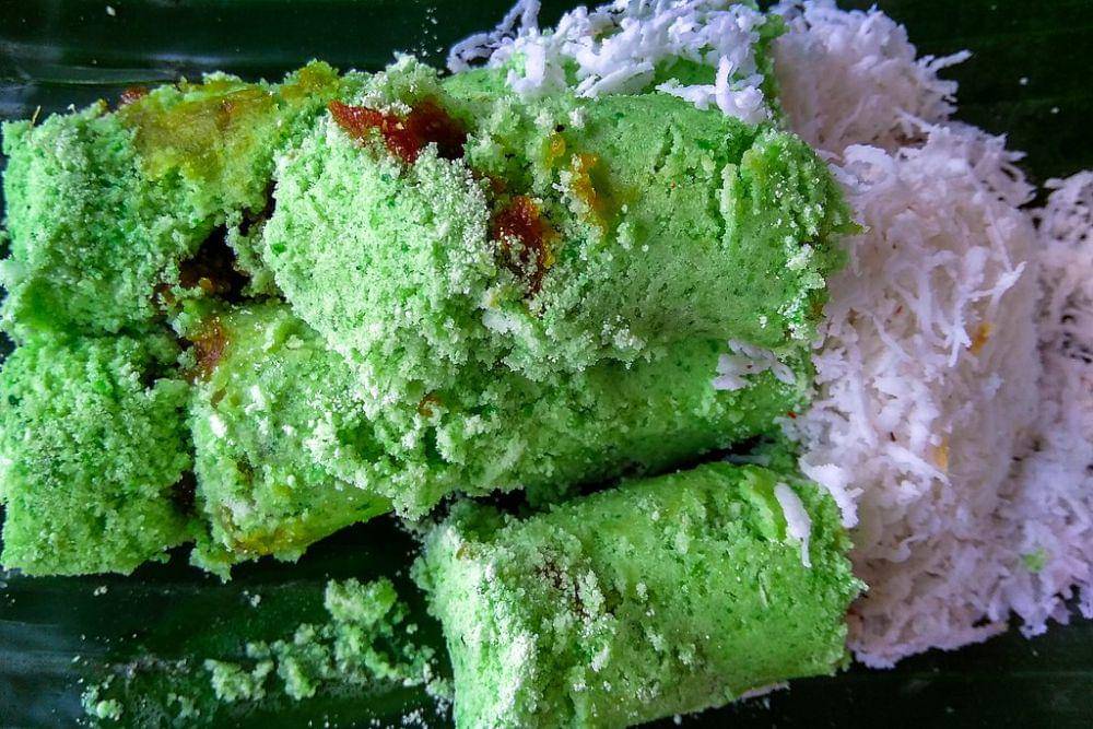 ilustrasi kue putu bambu