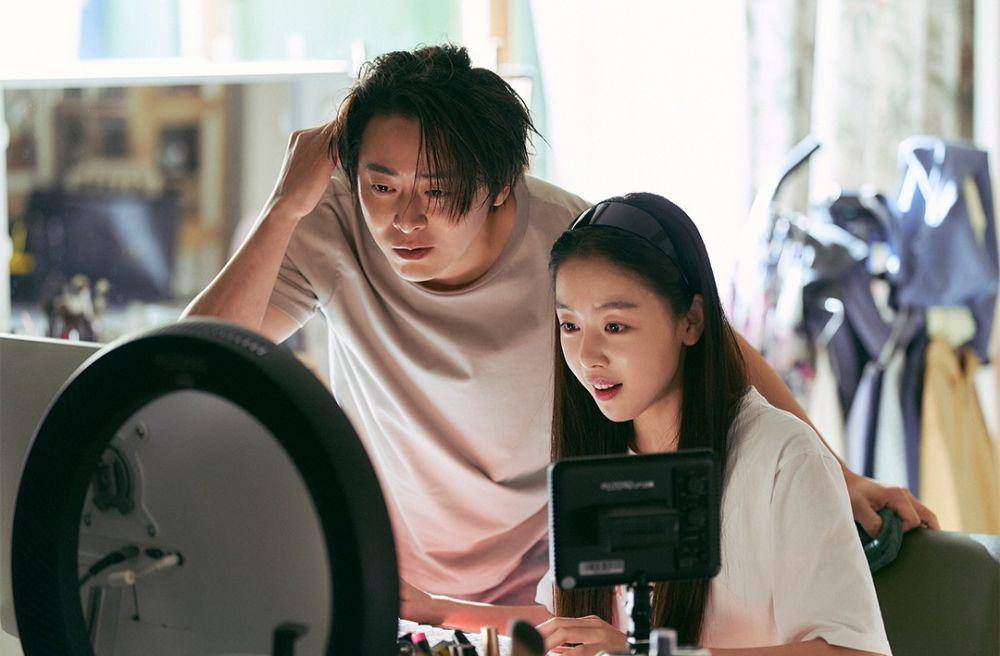 Jo Jung Suk dan Han Sun Hwa di Pilot (instagram.com/lotteent.movie)