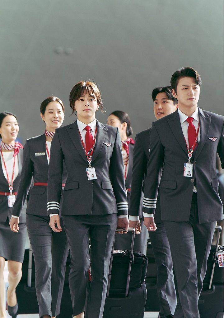 Jo Jung Suk dan Shin Seung Ho di Pilot (instagram.com/lotteent.movie)