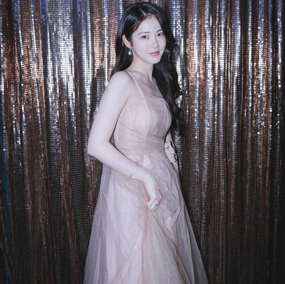 Shin Ye Eun (instagram.com/__shinyeeun)