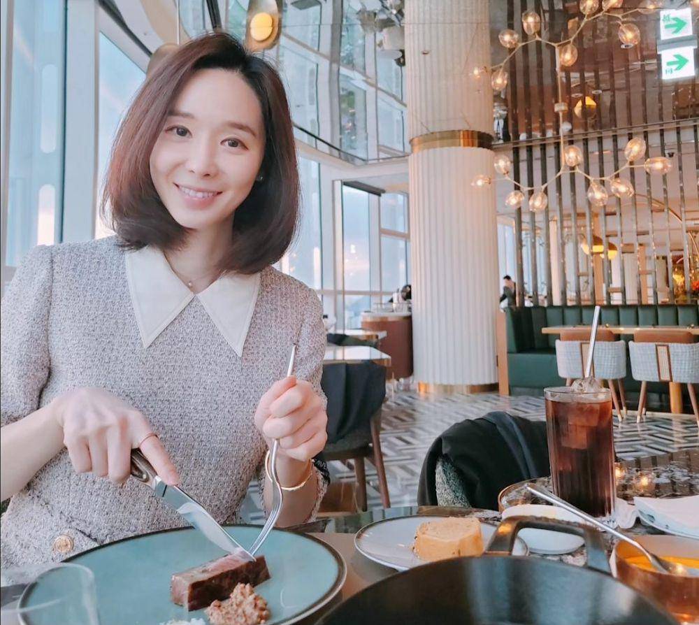 Han Soo Yeon (instagram.com/april_hansooyeon)