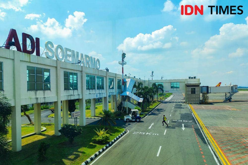 Bandar Udara Adi Sumarmo, Kab.Boyolali, Jawa Tengah, Minggu (7/7/2024). (IDN Times/Herka Yanis)