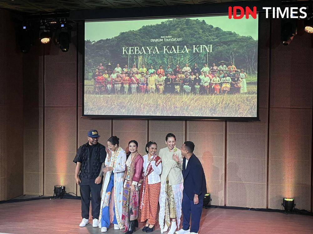 Press conference dan pemutaran perdana film pendek Kebaya Kala Kini oleh Bakti Budaya Djarum Foundation pada Selasa (23/7/2024) di Galeri Indonesia Kaya, Grand Indonesia Mall (IDN Times/Nisa Zarawaki)