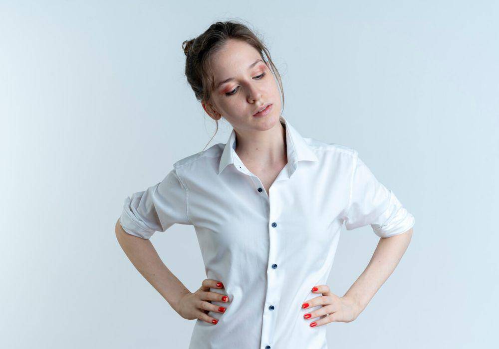 ilustrasi seseorang memakai blouse (freepik.com/stockking)