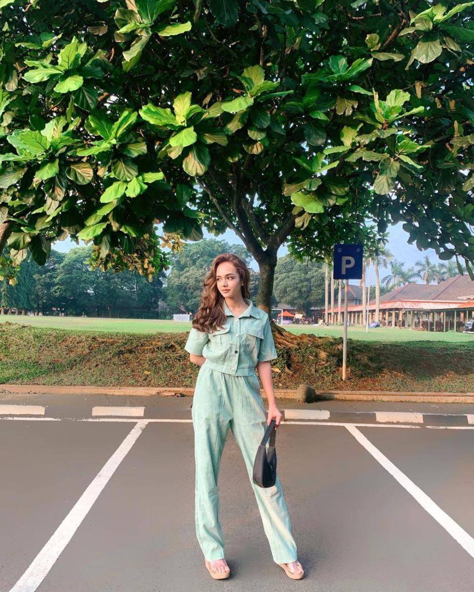 outfit Dianda Sabrina (instagram.com/sabrindh)