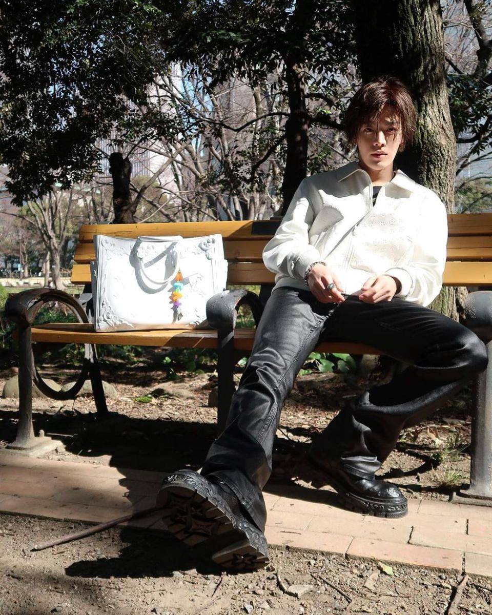 referensi OOTD Hangout ala Yuta NCT (instagram.com/yuu_taa_1026)