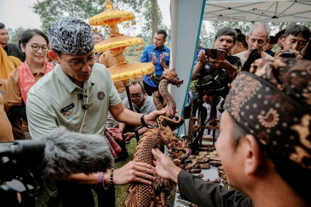 Potret Menparekraf Sambangi Desa Wisata Edukasi Cisaat Subang