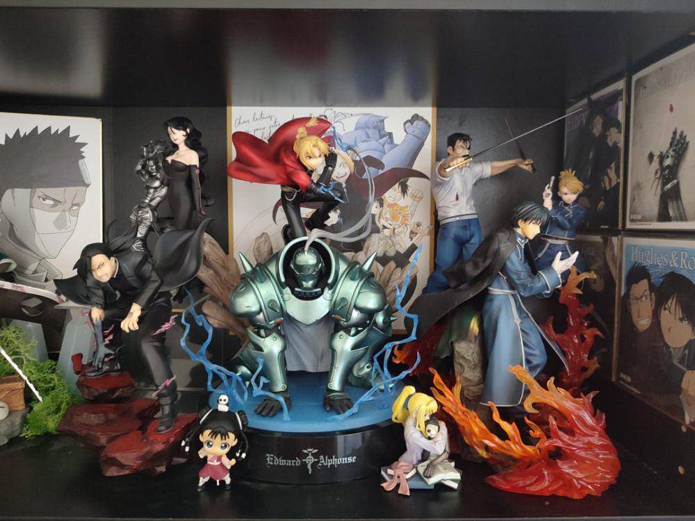 potret koleksi figur aksi Fullmetal Alchemist (reddit.com/user/ObsidiaTV)