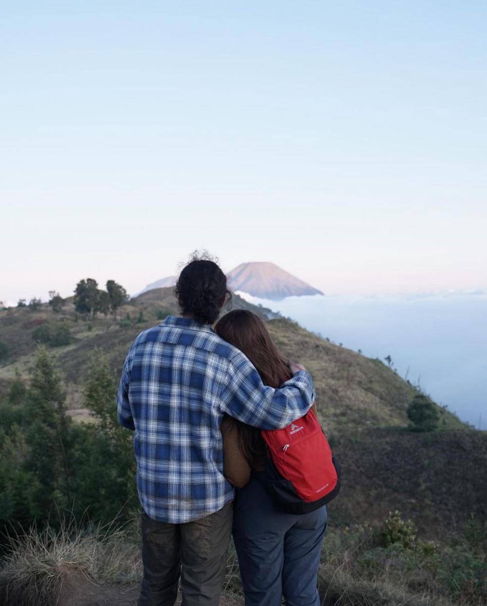potret Tissa Biani saat naik Gunung Prau (instagram.com/tissabiani)