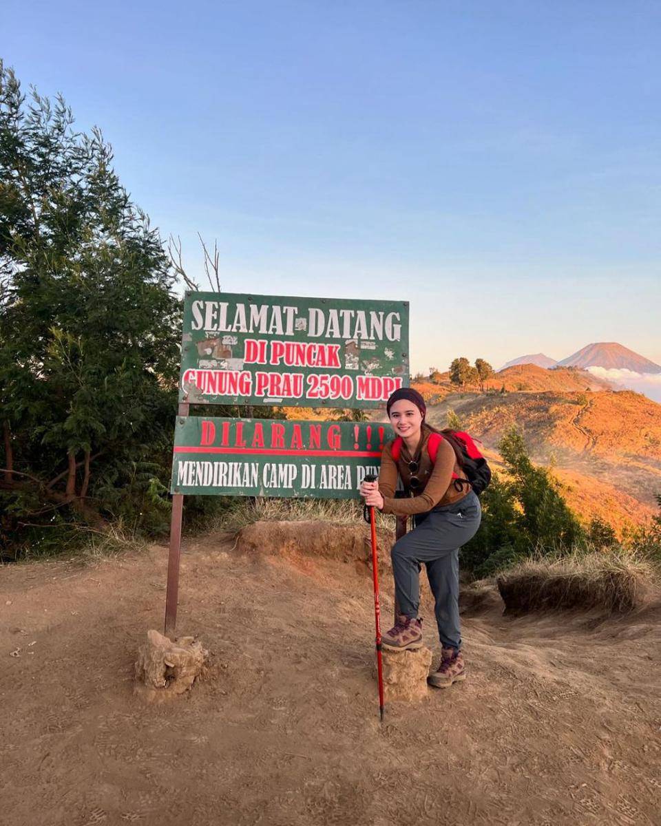 potret Tissa Biani saat naik Gunung Prau (instagram.com/tissabiani)