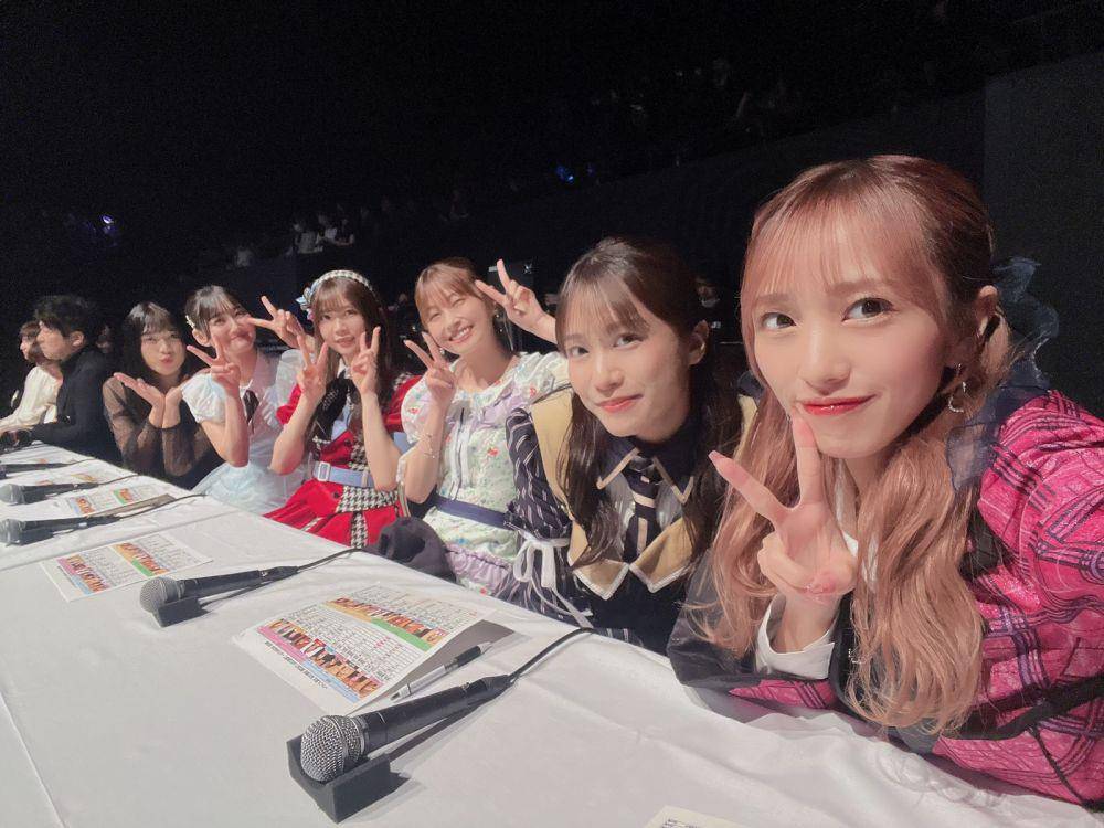 potret Oniel dukung Lulu JKT48 di AKB48 Singing Competition (x.com/mionnn_48)