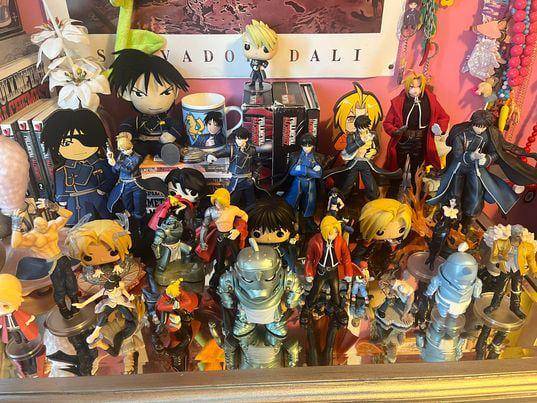 potret koleksi figur aksi Fullmetal Alchemist (reddit.com/user/nil0fer)