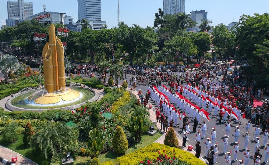 Karnaval Surabaya (www.eventdaerah.kemenparekraf.go.id/parade-surabaya-juang)