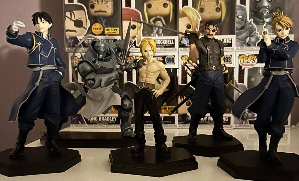 potret koleksi figur aksi Fullmetal Alchemist (reddit.com/user/mystarr223)