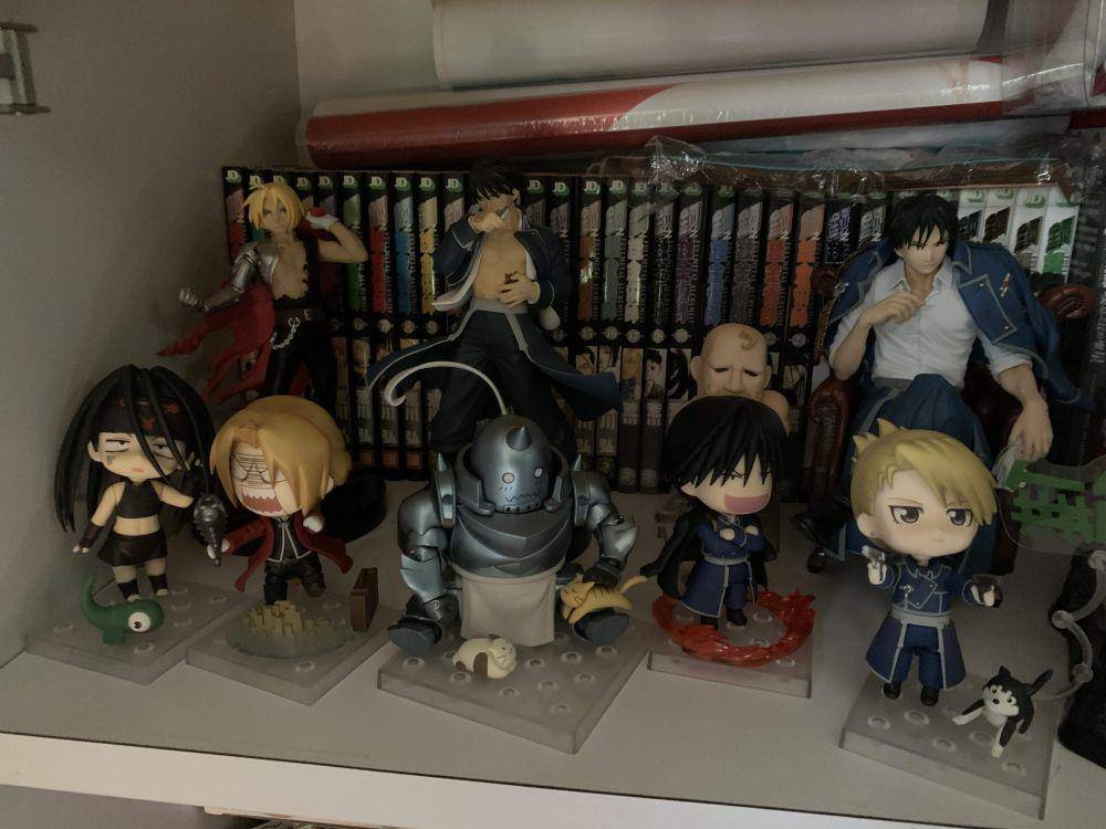 potret koleksi figur aksi Fullmetal Alchemist (reddit.com/user/Cryptonyannyan)