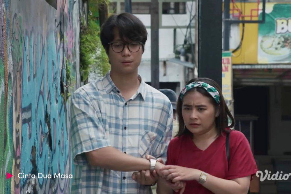 cuplikan series Cinta Dua Masa (dok. Sinemaku Pictures/Cinta Dua Masa)