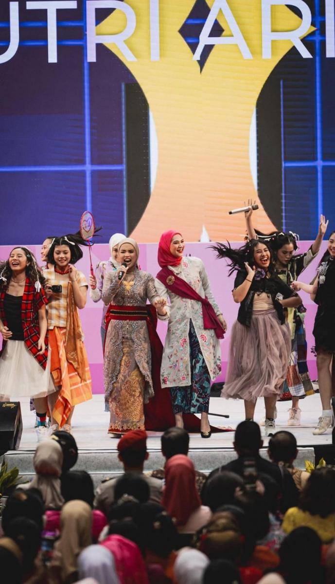 Kebaya publik figur rayakan Hari Kebaya Nasional. (instagram.com/angkie.yudistia)