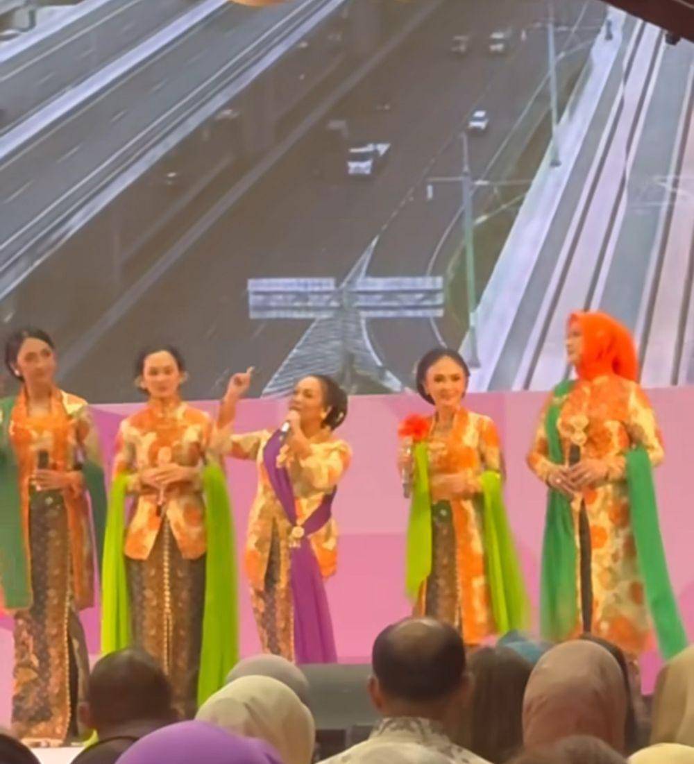 Kebaya publik figur rayakan Hari Kebaya Nasional. (instagram.com/yunishara36)