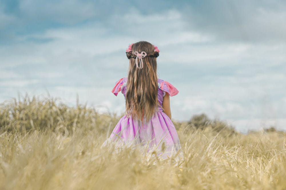7 Cara Cegah Anak Perempuan Alami Cinderella Complex