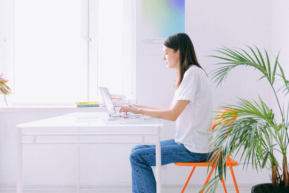 ilustrasi copywriter (pexels.com/Anna Shvets)