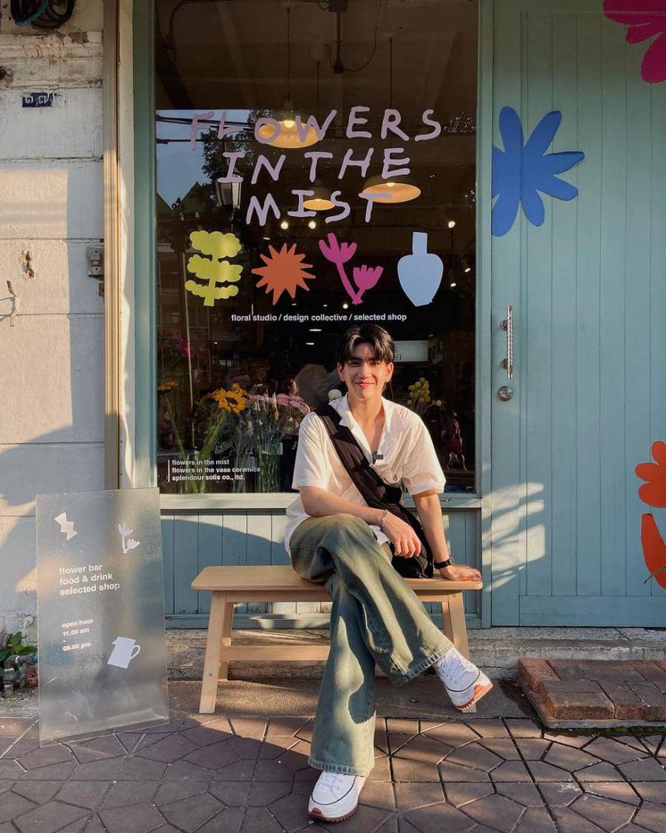 OOTD kemeja lengan pendek ala Sea Tawinan (instagram.com/sea_tawinan)