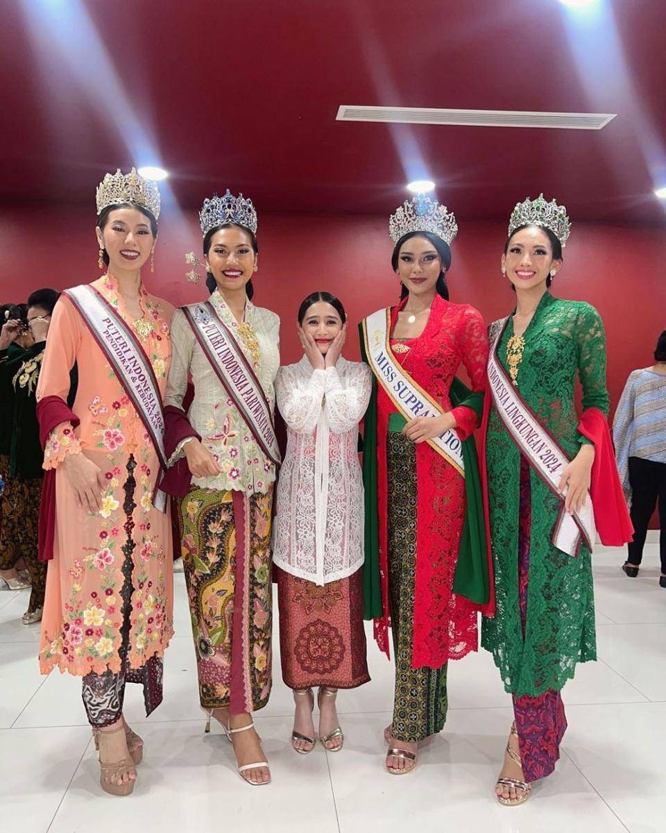 Kebaya publik figur rayakan Hari Kebaya Nasional. (instagram.com/prillylatuconsina96)