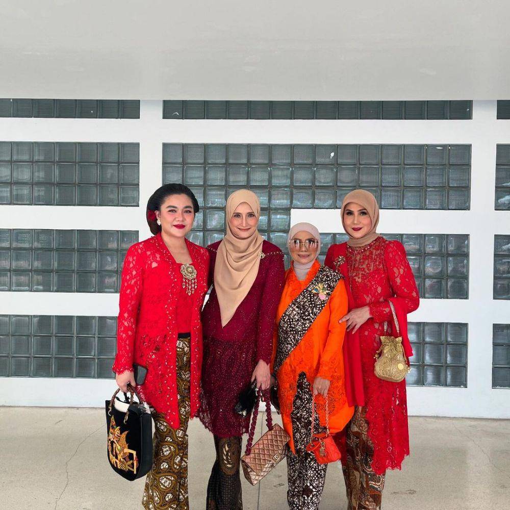 Kebaya publik figur rayakan Hari Kebaya Nasional. (instagram.com/inekekoes)