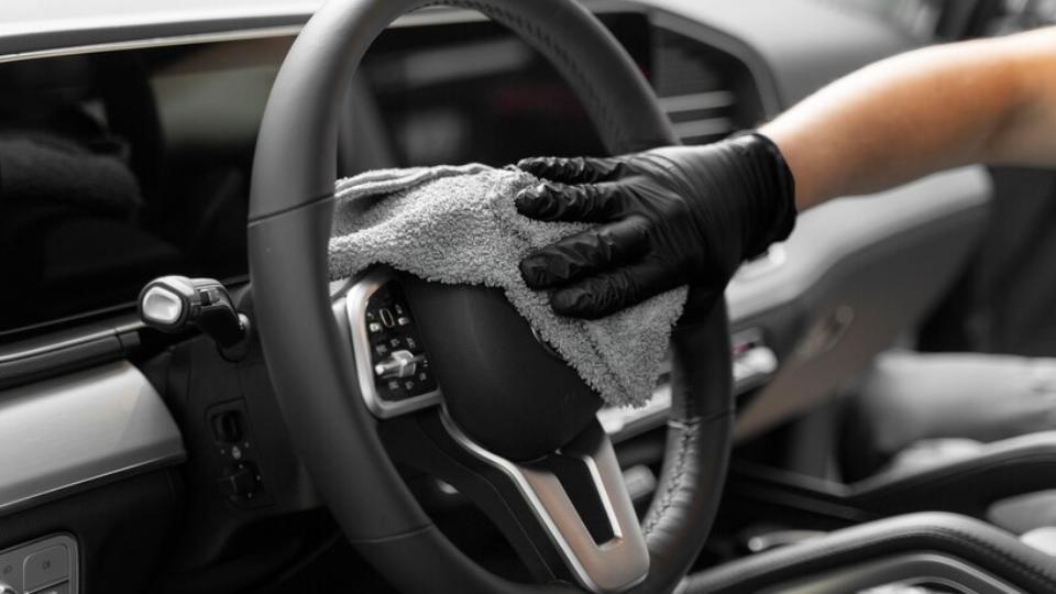 5 Alasan Harus Rutin Membersihkan Setir Mobil