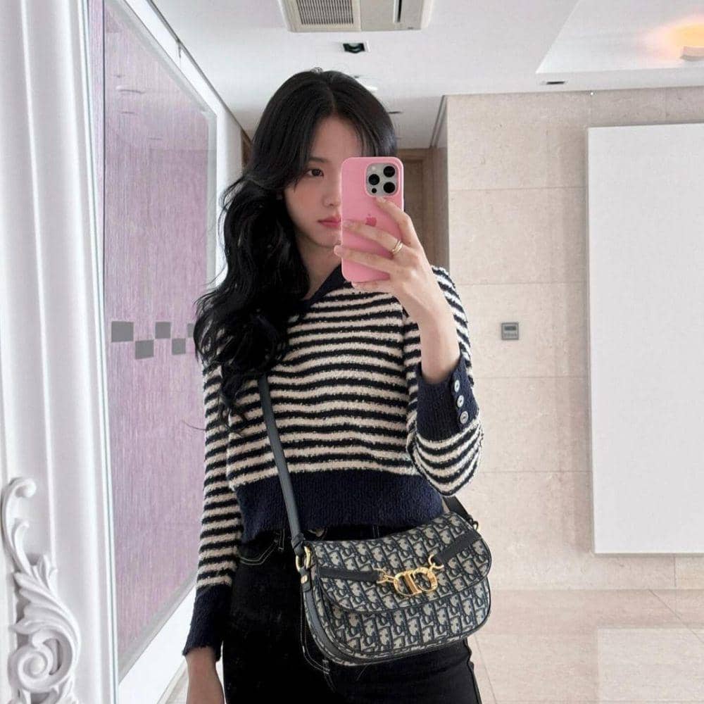 OOTD Casual Jisoo (instagram.com/sooyaaa__)