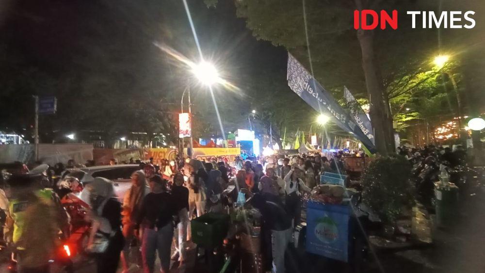 Pengunjung F8 Makassar Membludak, Sejumlah Orang Pingsan