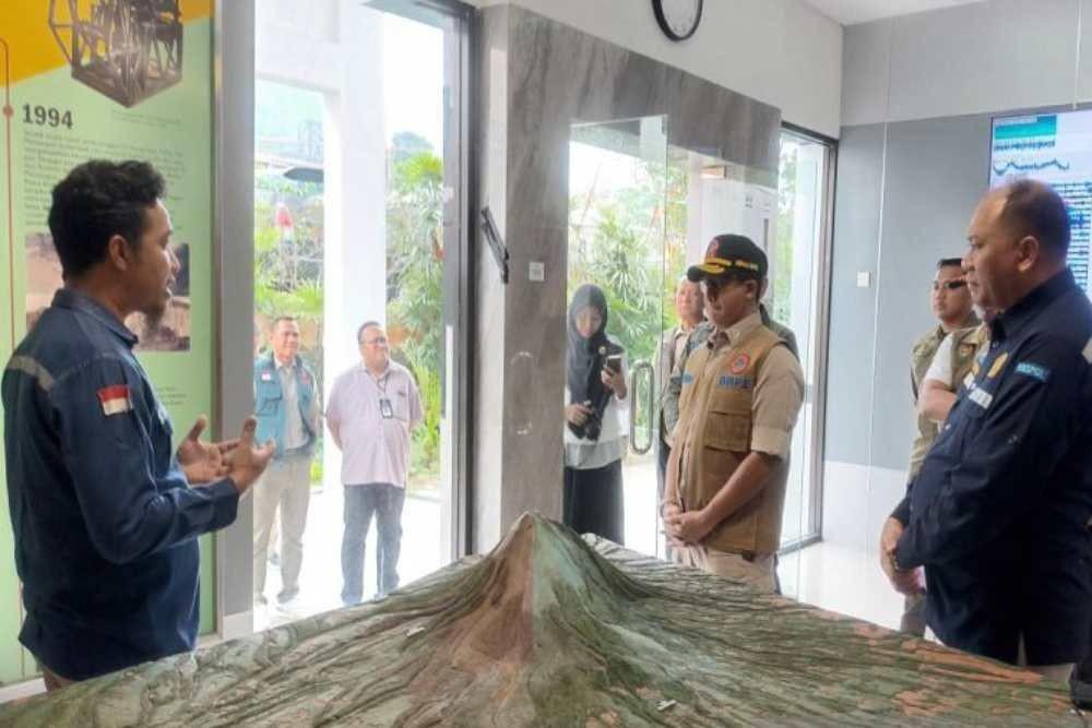 Kepala BNPB Tinjau Pos Pengamatan Merapi, Warga Tak Perlu Khawatir