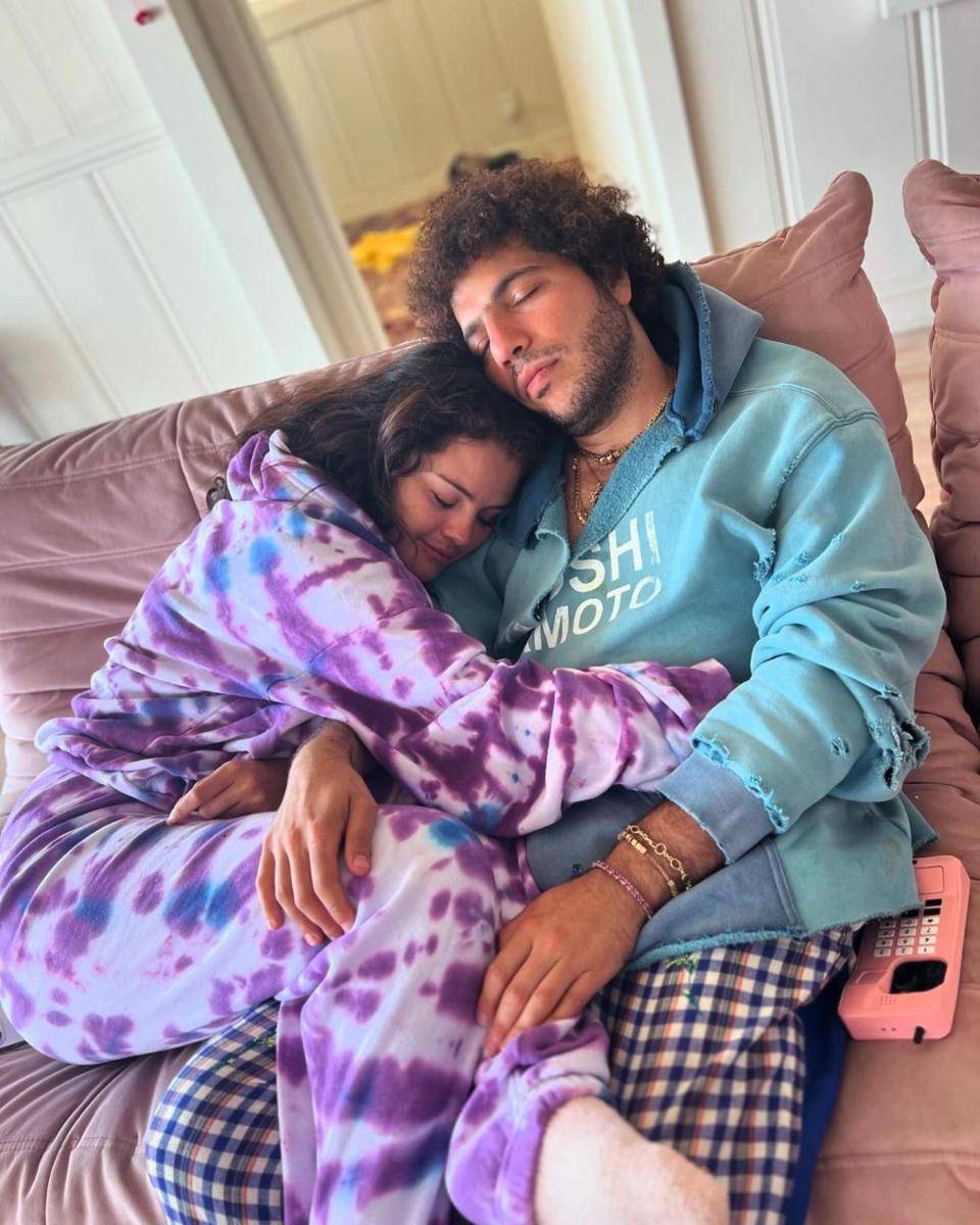 potret mesra Selena Gomez dan pacar (instagram.com/selenagomez)