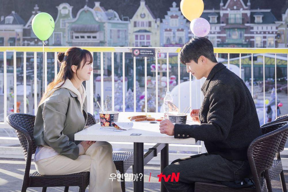 Cara Memahami Kekasih ala Hu Young dan Hong Ju Serendipity's Embrace
