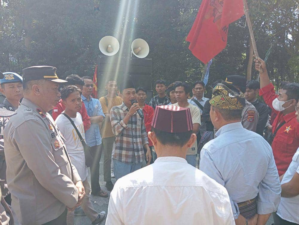 Pasien Meninggal Akibat Telat Ditangani RS, Warga Demo Pj Bupati Lotim