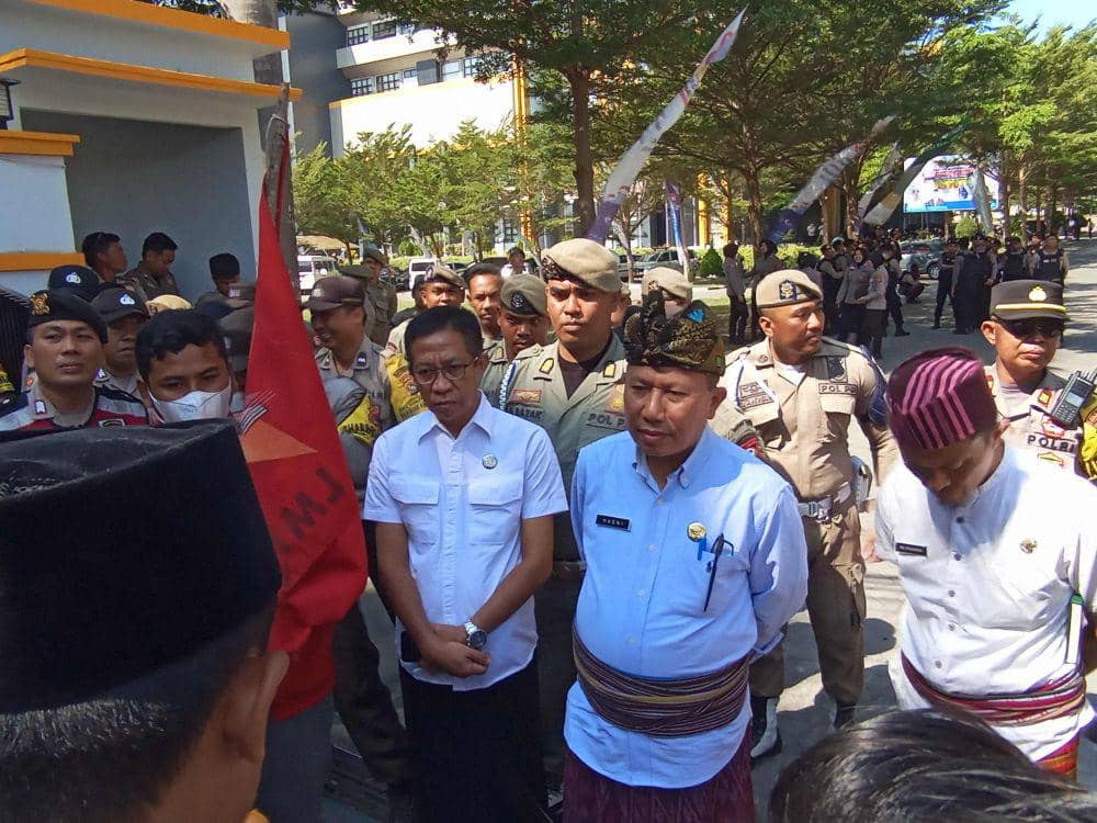 Pj. Sekda Lotim H. Hasni (IDN Times/Ruhaili)
