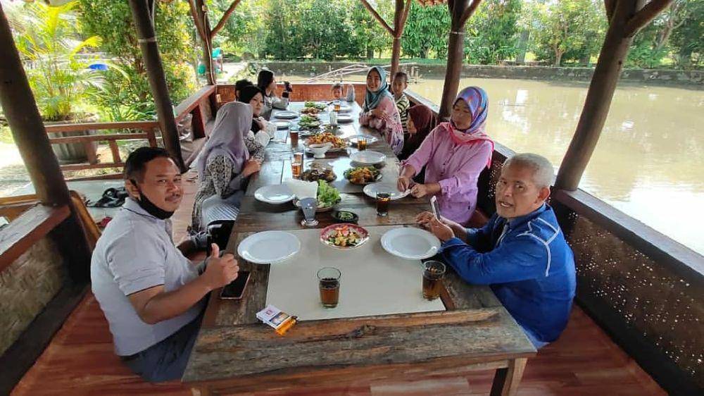Warung Balong (instagram.com/ndankalmi)